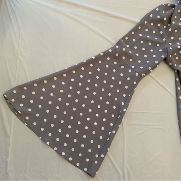 Express Grey and White Polka Dot Blouse Long Sleeve Elongated Bell Sleeve size M - Picture 7 of 11